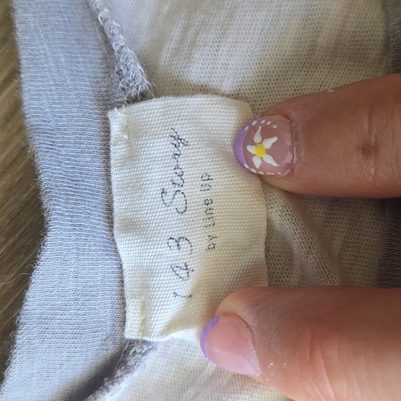 1.4.3. Story by Line Up White and Gray Muscle Tee - Picture 4 of 5